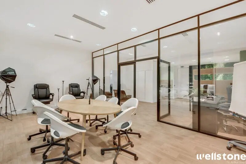 Bureau dans Paris à louer - Photo de l’immeuble – Image 3 sur 9