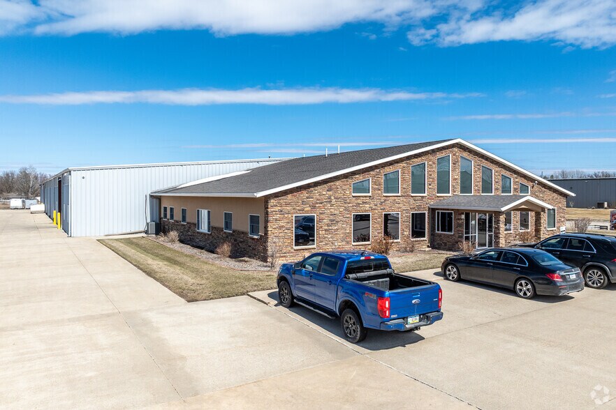 2201 E Oak St, Algona, IA à vendre - Photo principale – Image 1 sur 1