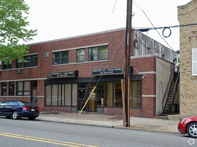 257 Boulevard, Hasbrouck Heights, NJ à louer - Photo de l’immeuble – Image 2 sur 2