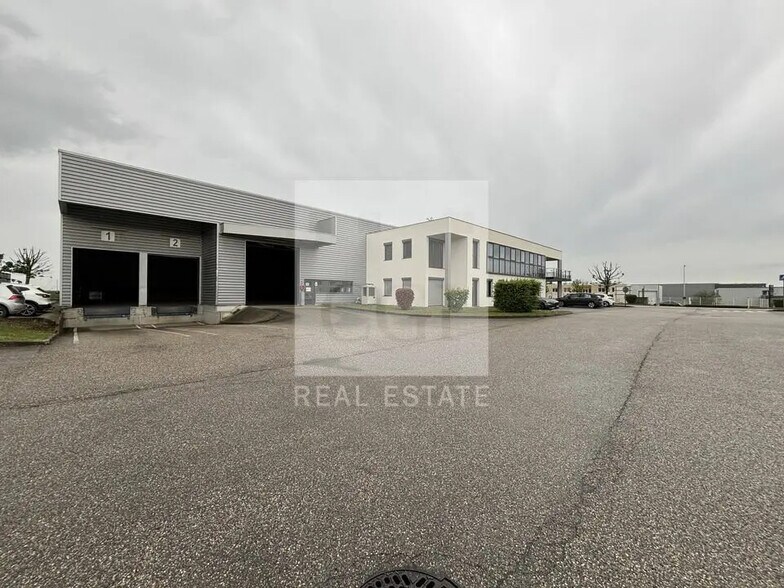 185 B Rue Louise Labbé, Chaponnay à louer - Photo de l’immeuble – Image 1 sur 14