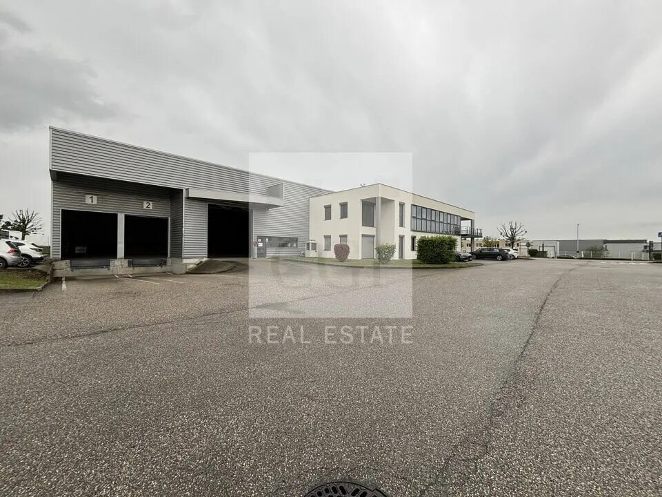 185 B Rue Louise Labbé, Chaponnay à louer Photo de l’immeuble– Image 1 sur 15