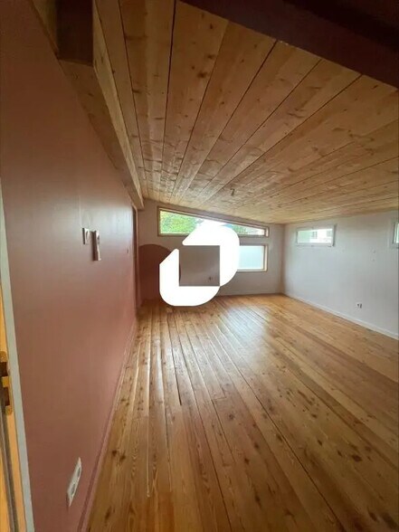 Bureau dans Saint-Ismier à louer - Photo de l’immeuble – Image 3 sur 6