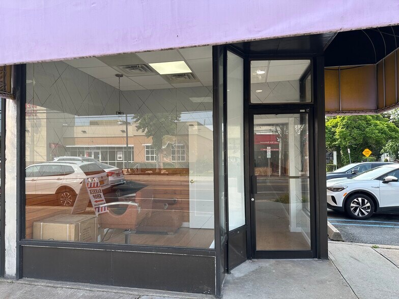 1231-1239 Broadway, Hewlett, NY à louer - Photo de l’immeuble – Image 2 sur 8