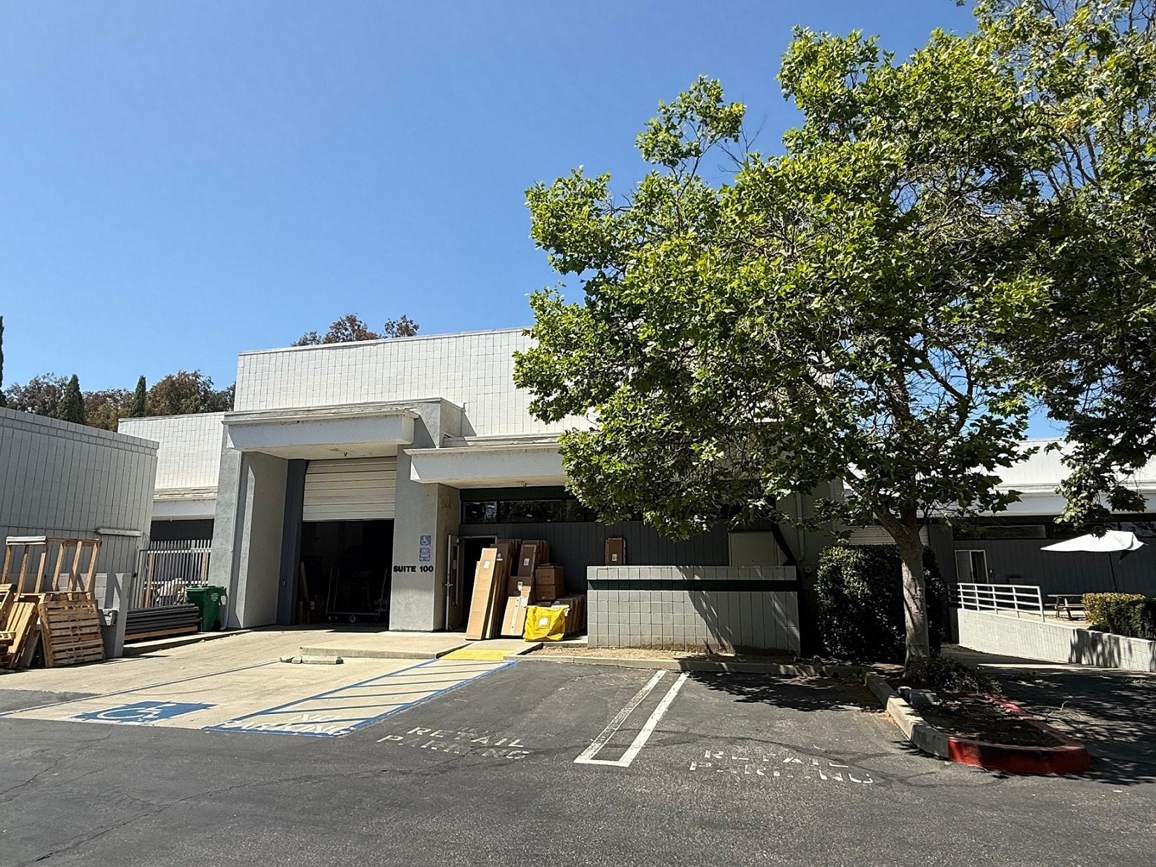 254 Granada Dr, San Luis Obispo, CA à louer Photo de l’immeuble– Image 1 sur 3