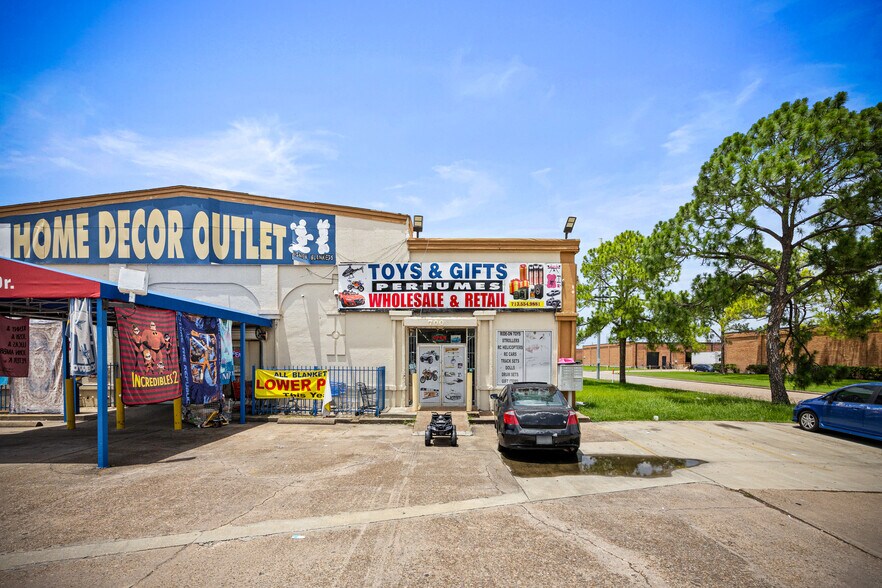 7000 Harwin Dr, Houston, TX à louer - Photo de l’immeuble – Image 3 sur 20