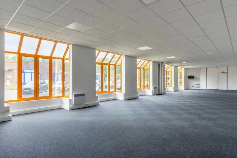 Bureau dans Croissy-Beaubourg à louer - Photo de l’immeuble – Image 2 sur 8