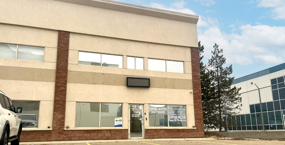 13003-13093 156th St, Edmonton, AB à vendre - Photo de l’immeuble – Image 2 sur 11