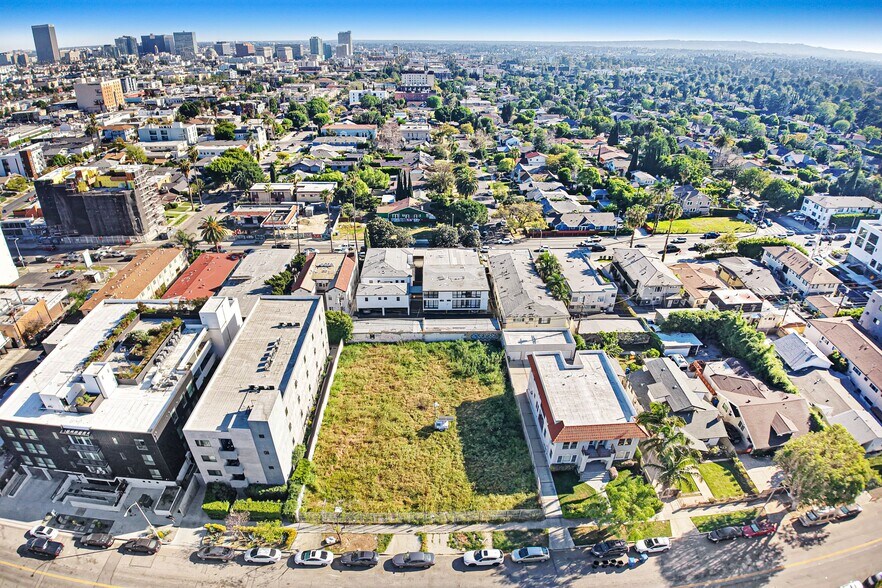 4820 Oakwood Ave, Los Angeles, CA à vendre - Photo principale – Image 1 sur 6
