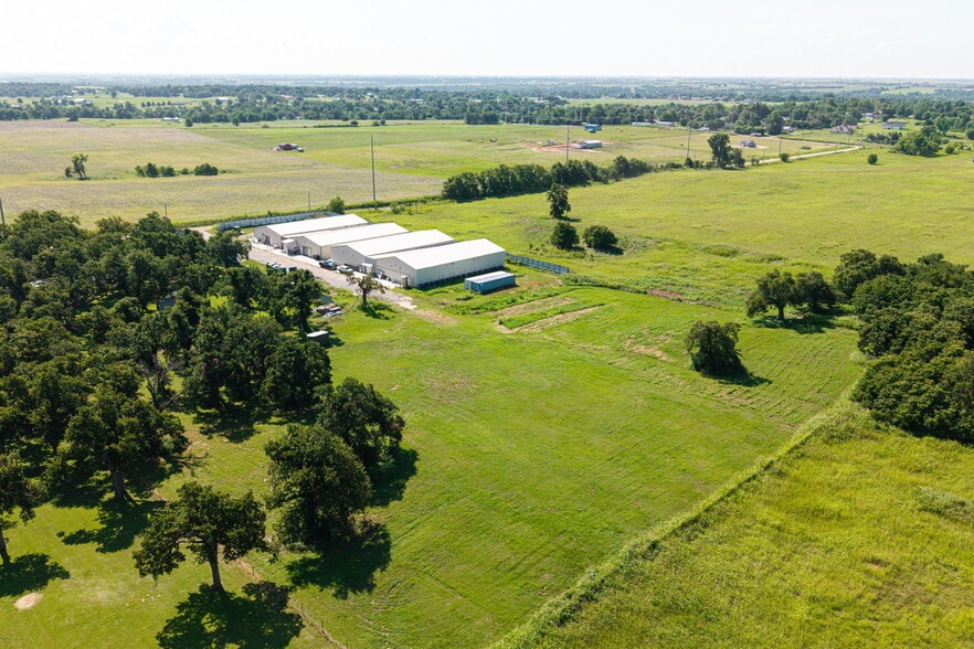 2571 Meridian Ave, Crescent, OK à vendre - Photo de l’immeuble – Image 3 sur 8