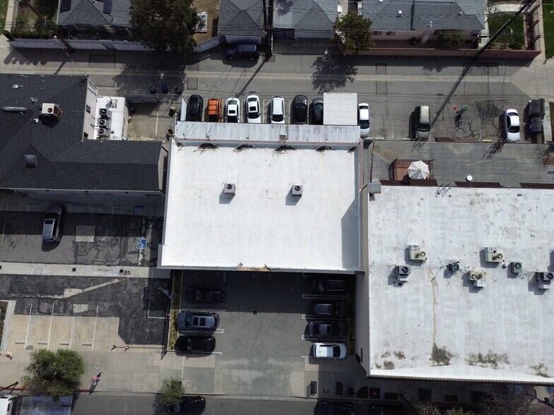 1610 W Burbank Blvd, Burbank, CA à louer - Photo de l’immeuble – Image 3 sur 6