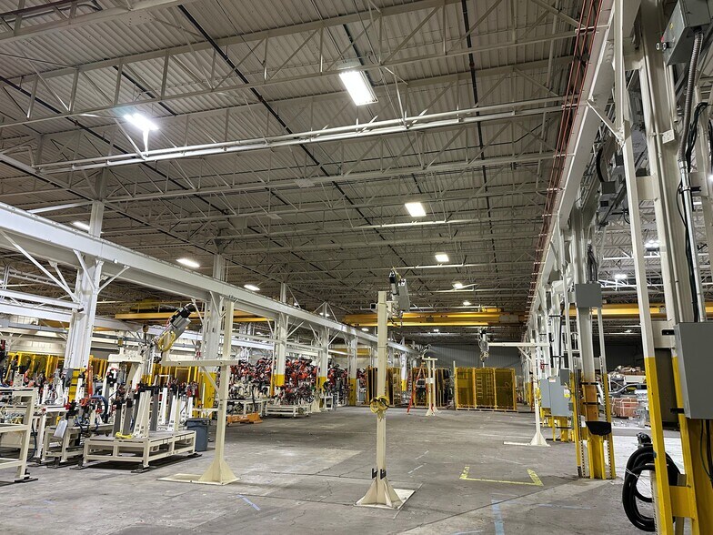 2050 Morrissey Ave, Warren, MI à vendre - Photo de l’immeuble – Image 2 sur 12