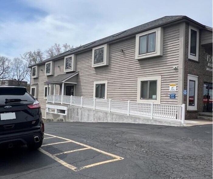 1597 W Ridge Rd, Rochester, NY à louer - Photo de l’immeuble – Image 2 sur 12