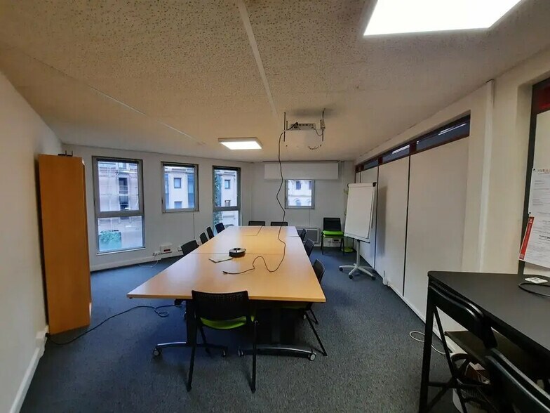 Bureau dans Rouen à louer - Photo de l’immeuble – Image 3 sur 11