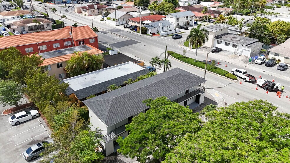 2190 SW 14th Ter, Miami, FL à vendre - Photo de l’immeuble – Image 3 sur 52