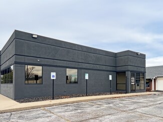 Plus de détails pour 4509 N Brady St, Davenport, IA - Coworking à louer