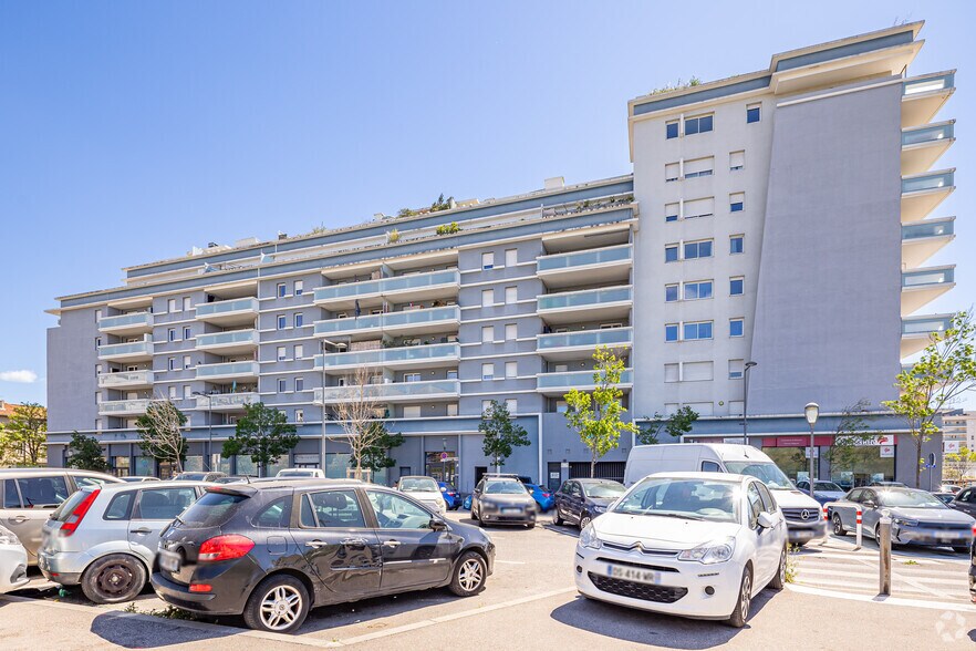 Immeuble residentiel dans Marseille à vendre - Photo principale – Image 2 sur 9