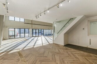 4-12 Kempson Clos, Aylesbury à louer Photo de l’immeuble– Image 2 sur 9