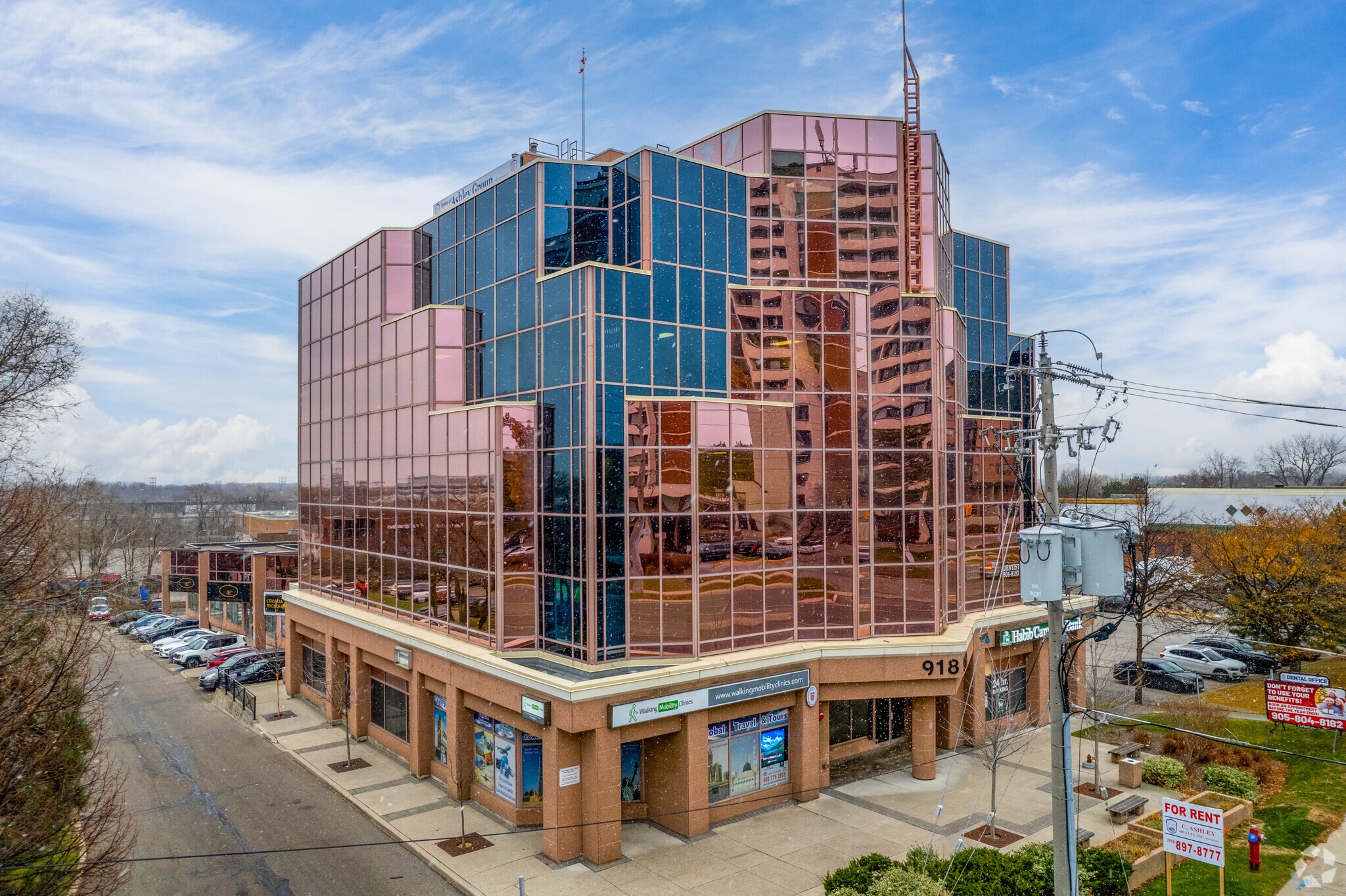 918 Dundas St E, Mississauga, ON à louer Photo principale– Image 1 sur 18