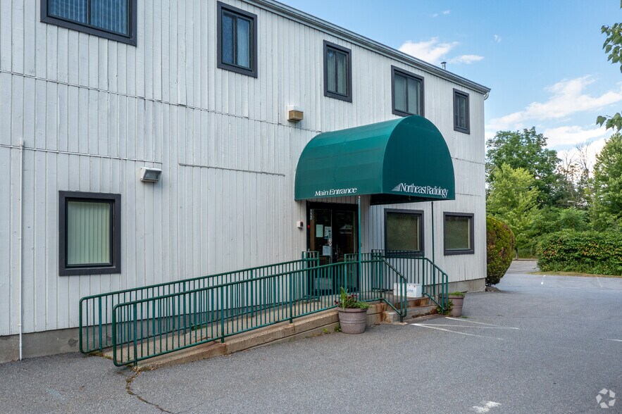 3839 Danbury Rd, Brewster Village, NY à vendre - Photo de l’immeuble – Image 3 sur 9