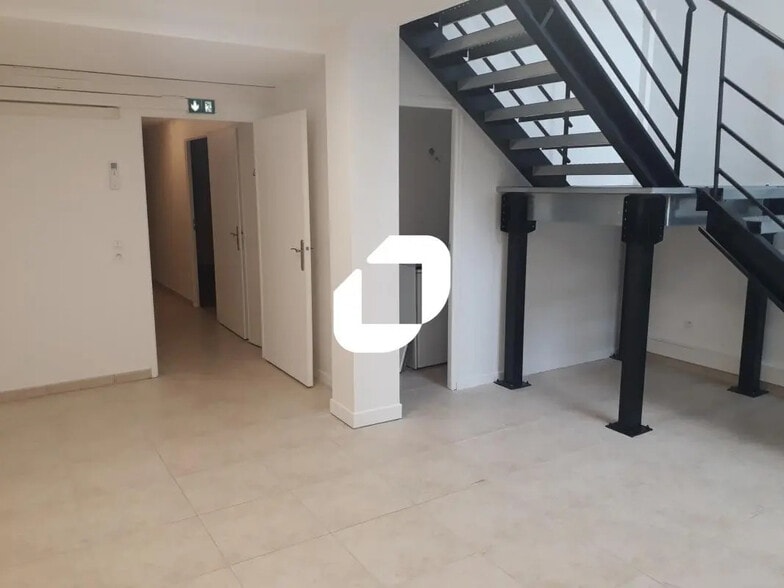 Bureau dans Saint-Maur-des-Fossés à louer - Photo de l’immeuble – Image 2 sur 7