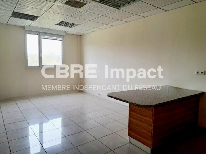 Bureau dans Fontaine-lès-Dijon à louer - Photo intérieure – Image 3 sur 8