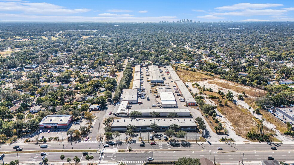 1727 E Busch Blvd, Tampa, FL à louer - Aérien – Image 2 sur 22