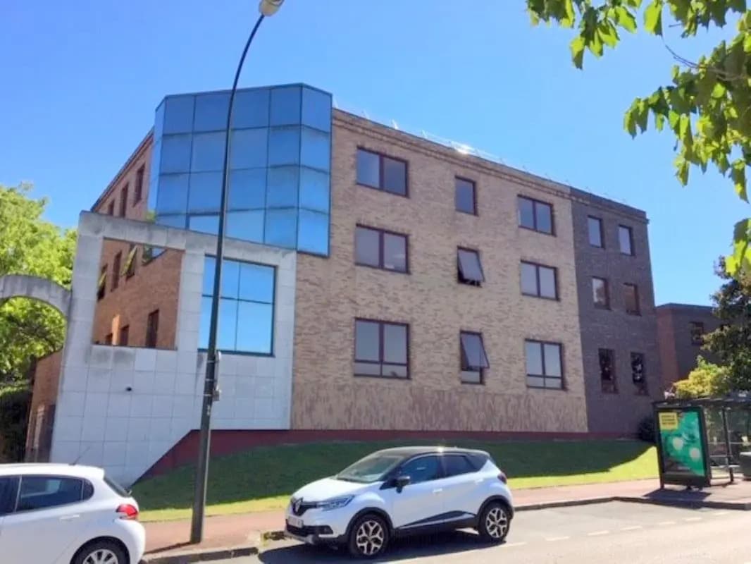 Bureau dans Saint-Germain-en-Laye à louer Photo de l’immeuble– Image 1 sur 8