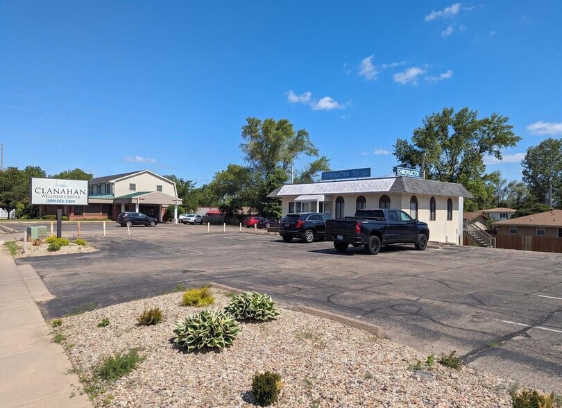 105 N Parkway Dr, Pekin, IL à louer - Photo de l’immeuble – Image 3 sur 18