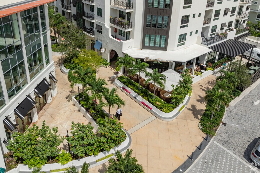 601 E Atlantic Ave, Delray Beach, FL à louer - Photo de l’immeuble – Image 2 sur 5