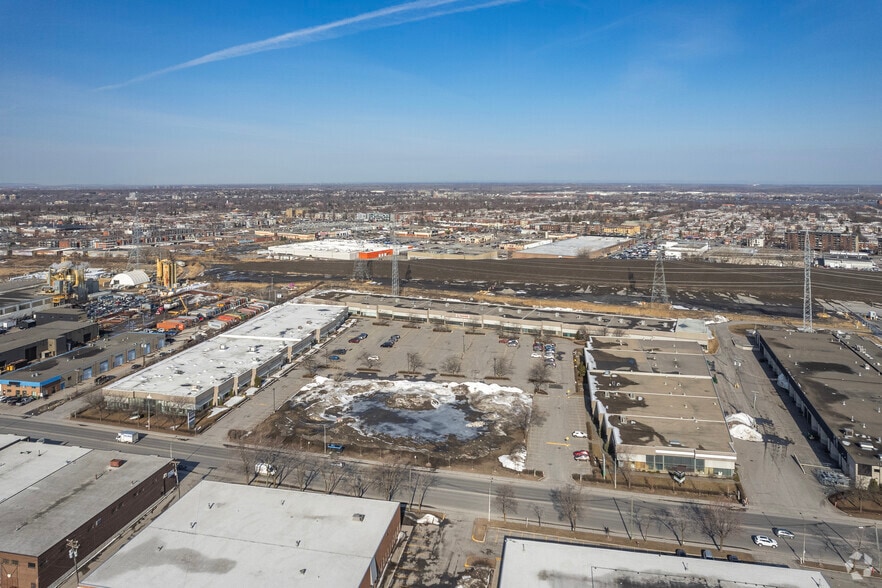 6325-6475 Boul des Grandes-Prairies, Montréal, QC à louer - Aérien – Image 3 sur 20