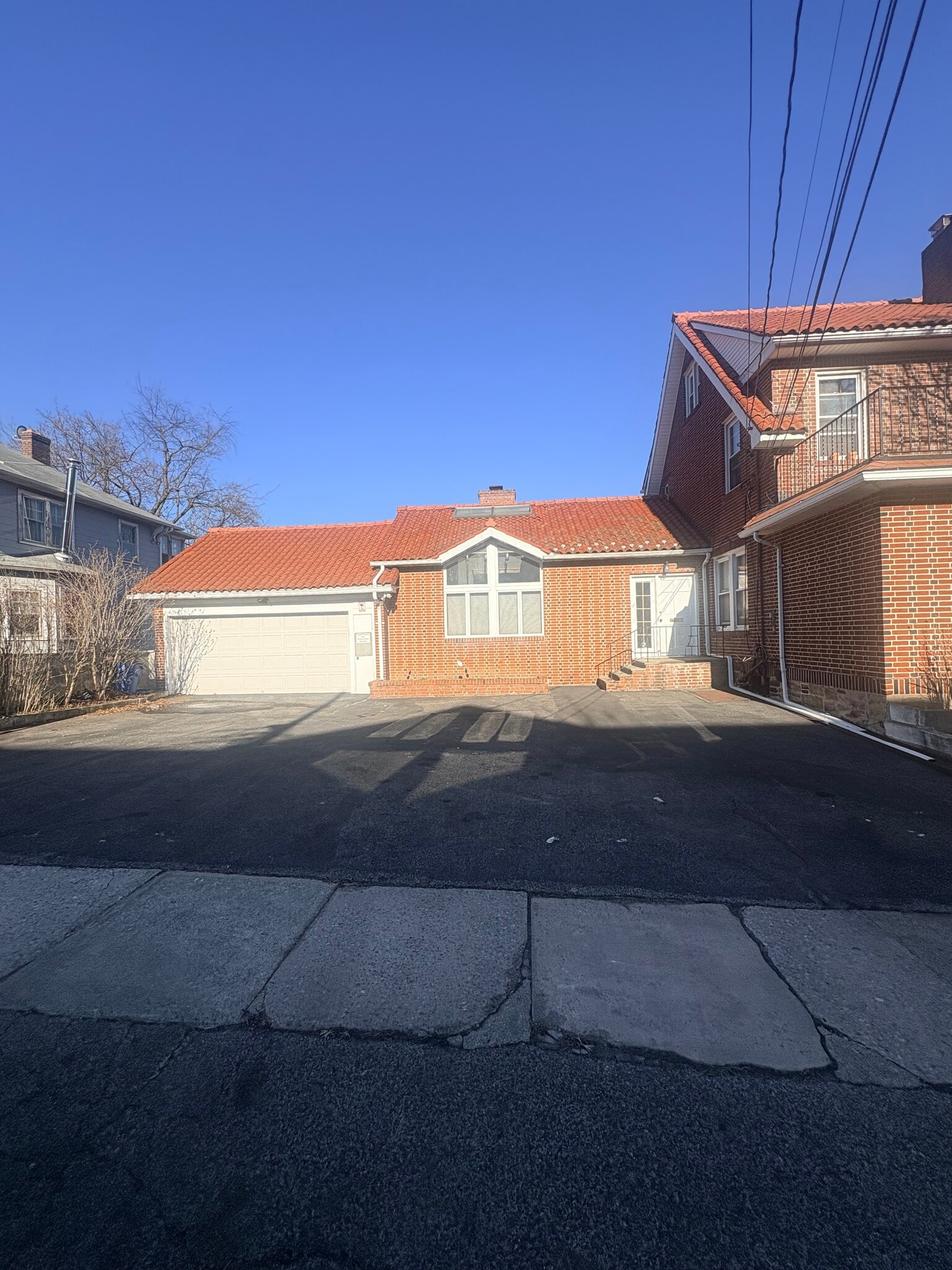 606 Yonkers Ave, Yonkers, NY à louer Photo principale– Image 1 sur 8