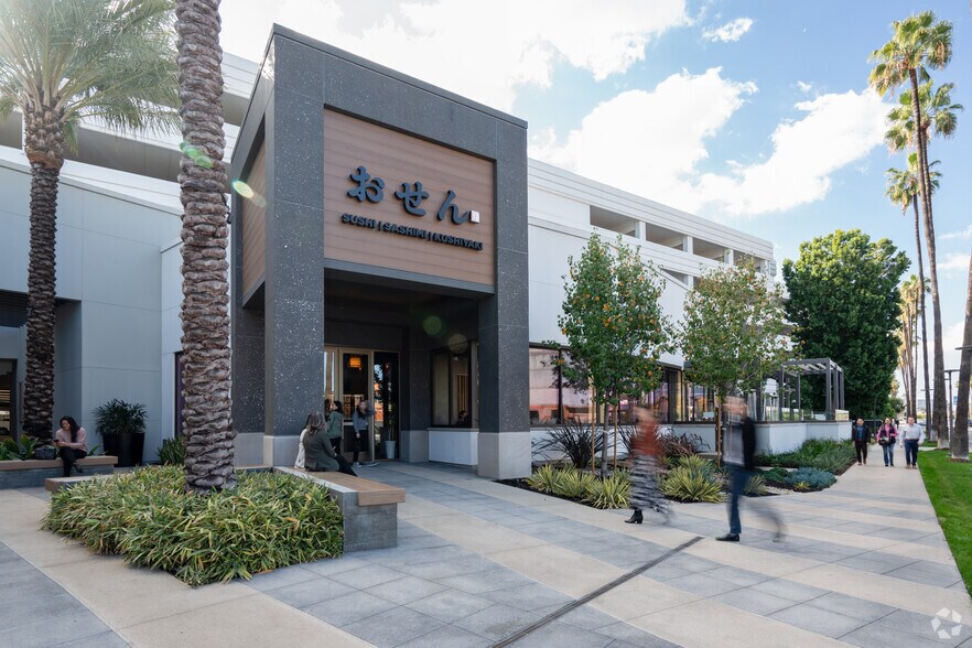 2000 Main St, Irvine, CA à louer - Photo de l’immeuble – Image 2 sur 8