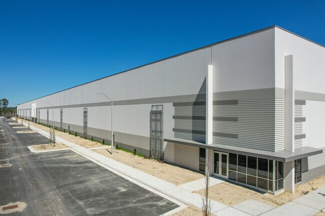 Plus de détails pour 560 Hinton Oaks Blvd, Knightdale, NC - Industriel/Logistique à louer