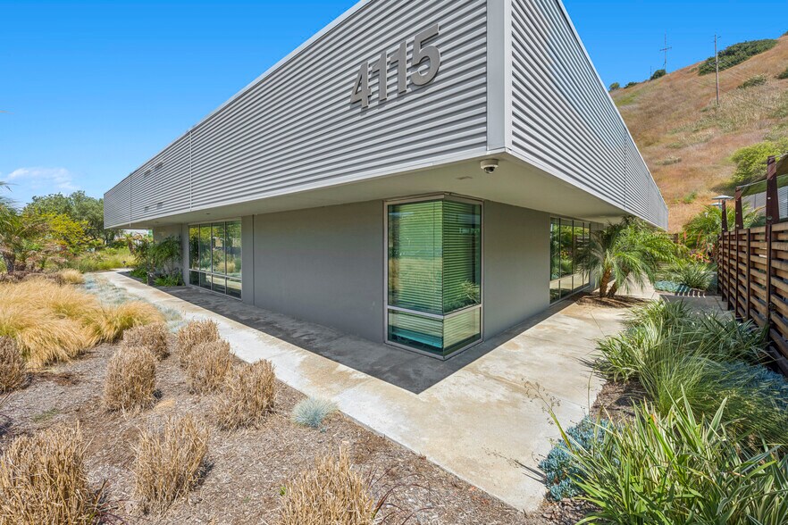 4115 Sorrento Valley Blvd, San Diego, CA à vendre - Photo de l’immeuble – Image 3 sur 24