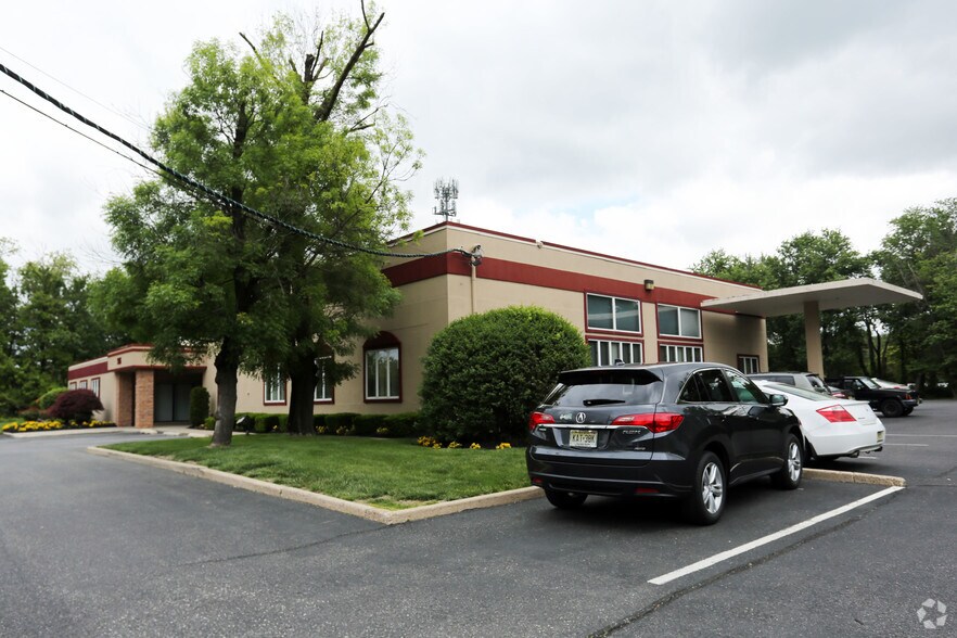 505 Pleasant Valley Ave, Moorestown, NJ à vendre - Photo de l’immeuble – Image 2 sur 14