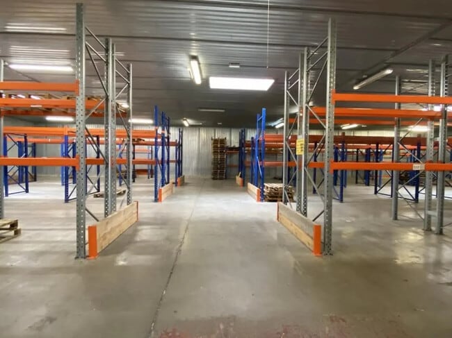 Plus de détails pour Local d'activités à louer