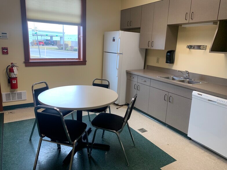 275 Meadow Dr, North Tonawanda, NY à vendre - Photo intérieure – Image 3 sur 9
