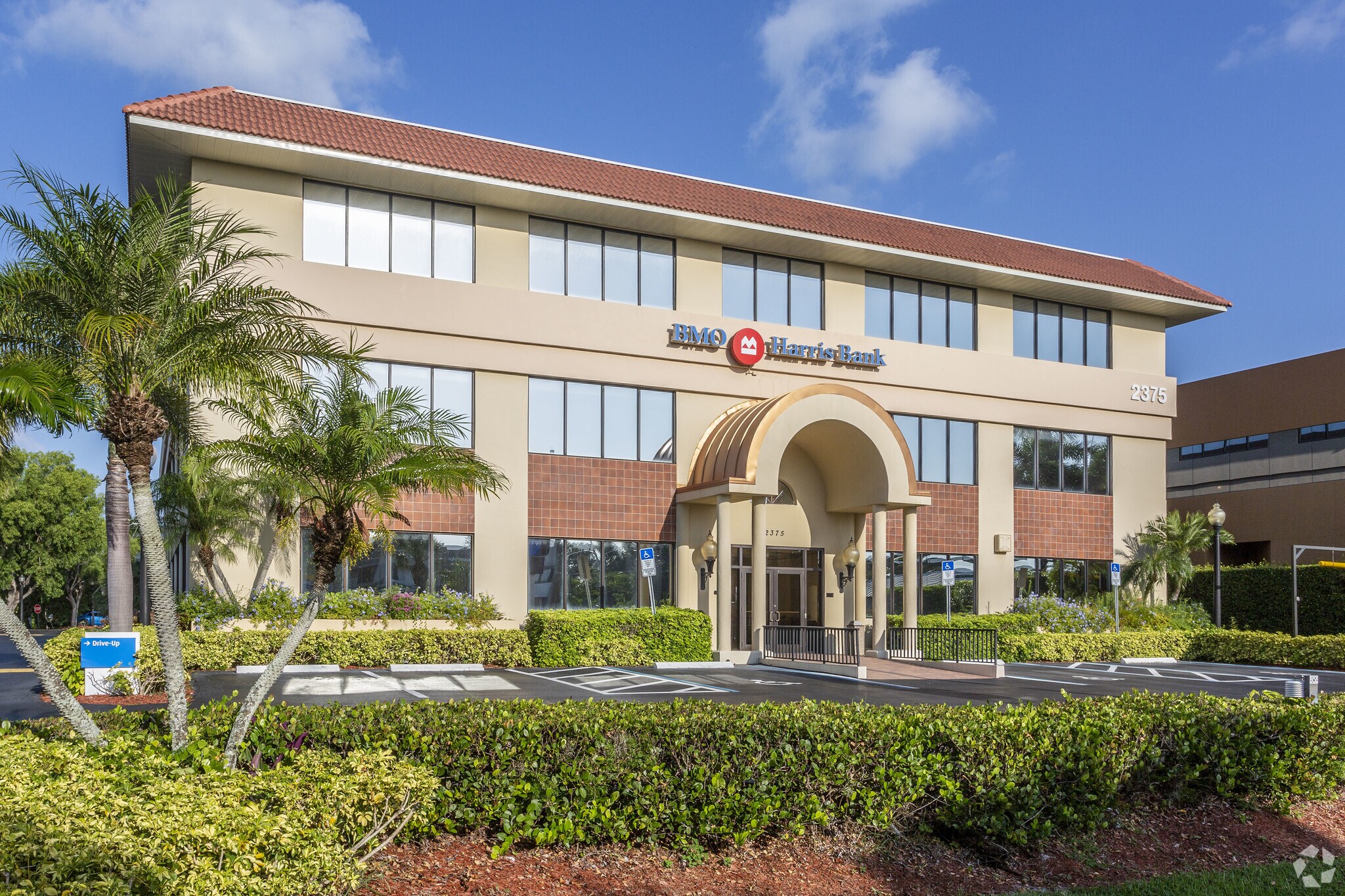 2375 Tamiami Trl N, Naples, FL à vendre Photo principale– Image 1 sur 12