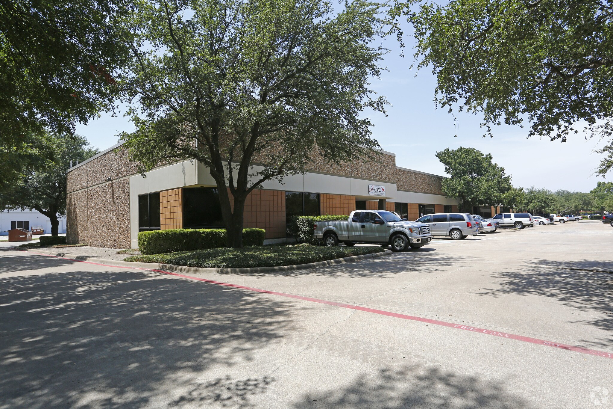 1800 N Glenville Dr, Richardson, TX à louer Photo principale– Image 1 sur 4