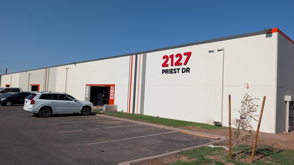 2121 S Priest Dr, Tempe, AZ à louer - Photo de l’immeuble – Image 3 sur 17