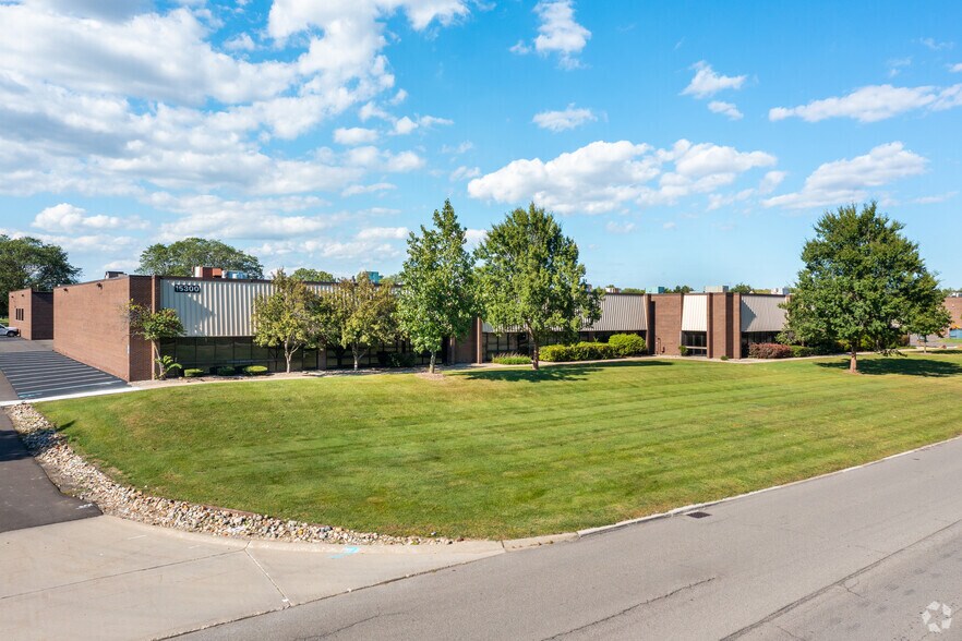 15300 Rotunda Dr, Dearborn, MI à louer - Photo principale – Image 1 sur 6