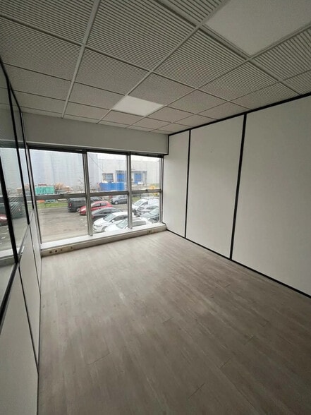 1 Rue Blaise Pascal, Trappes à louer - Photo de l’immeuble – Image 2 sur 7