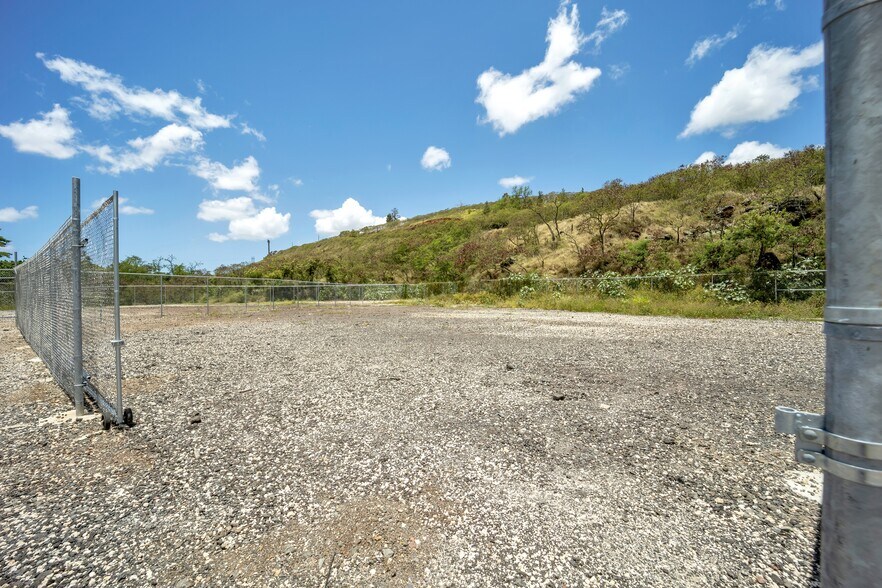 94-990 Pakela St, Waipahu, HI à louer - Autre – Image 3 sur 5