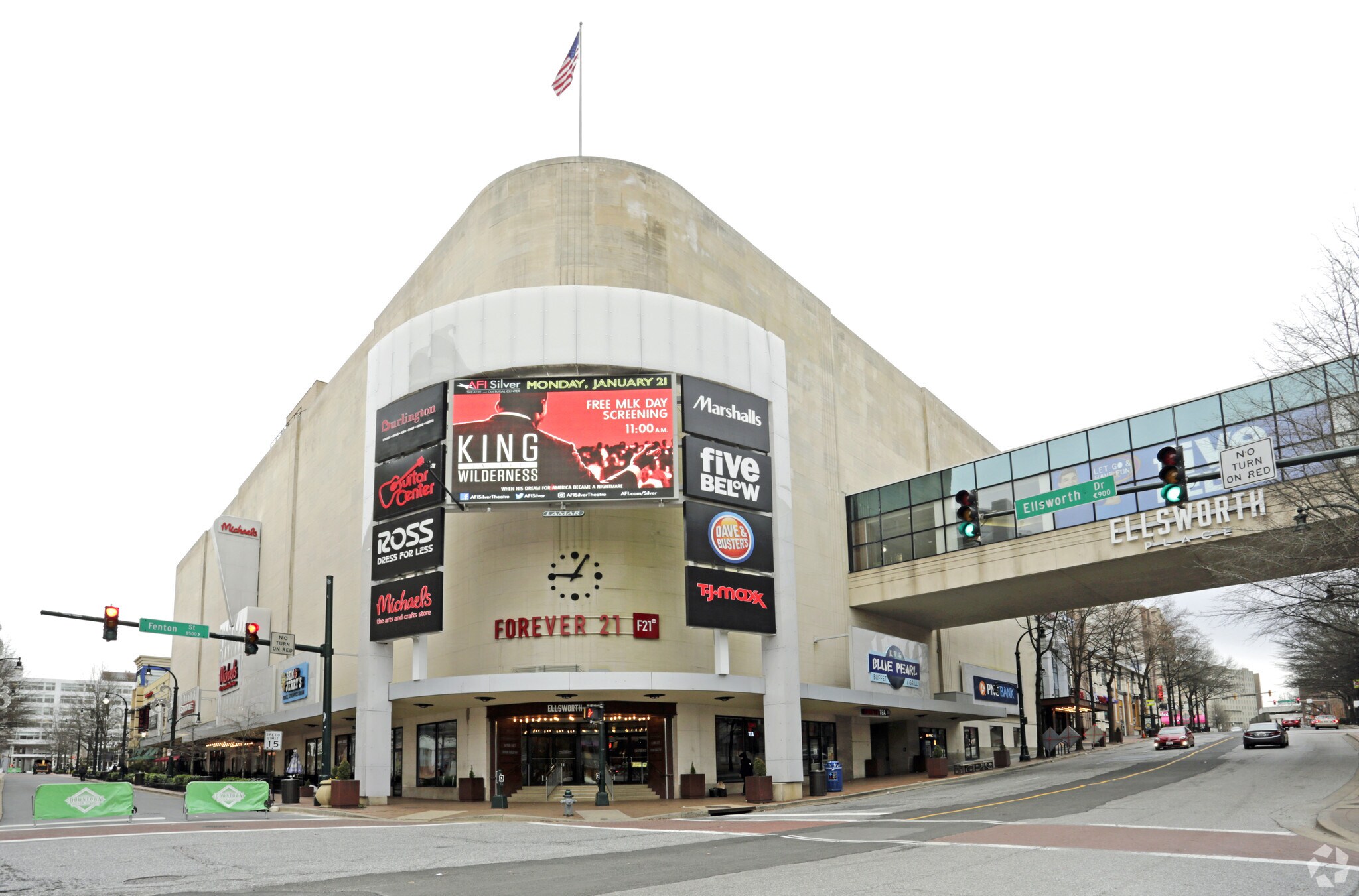 8661 Colesville Rd, Silver Spring, MD à louer Photo principale– Image 1 sur 10
