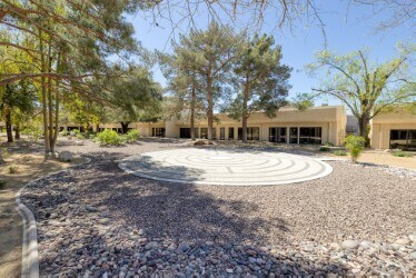 2820 E Flamingo Rd, Las Vegas, NV à louer - Photo de l’immeuble – Image 3 sur 17