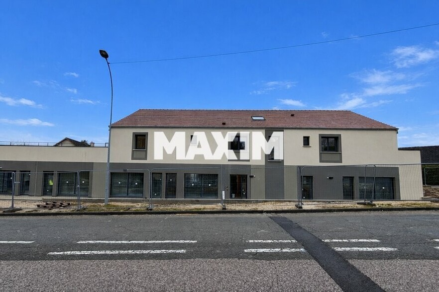 Local commercial dans Daix à louer - Photo de l’immeuble – Image 1 sur 5