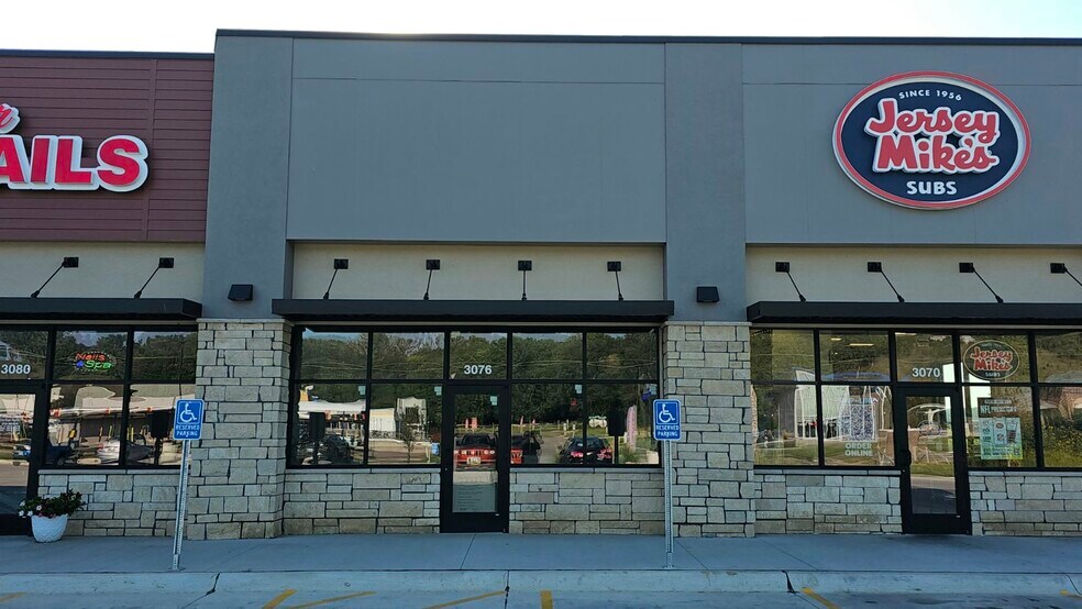 3070-3094 Floyd Blvd, Sioux City, IA à louer - Photo de l’immeuble – Image 2 sur 7