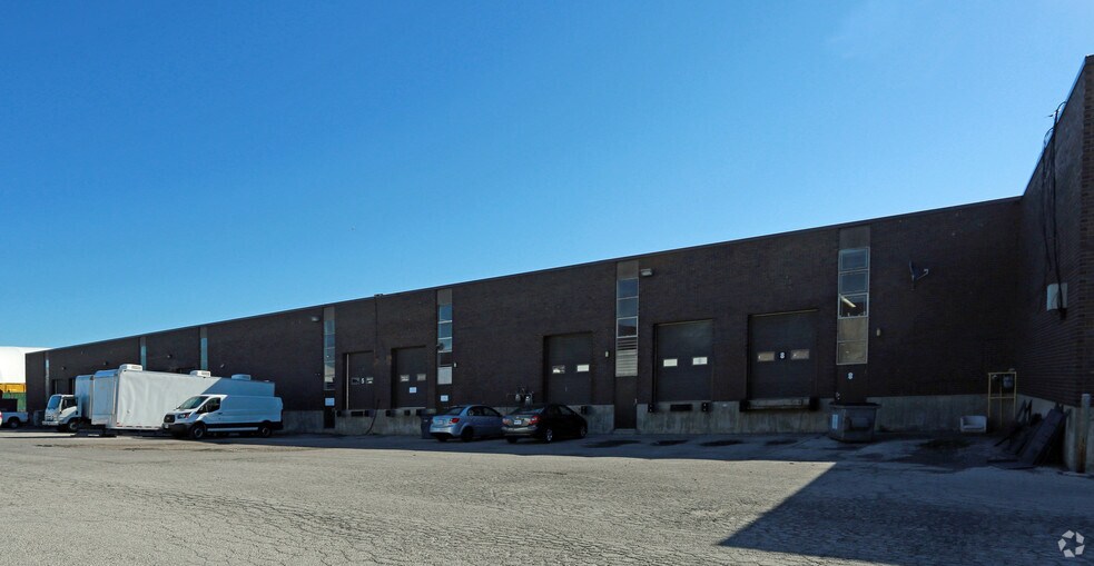 310 Judson St, Toronto, ON à louer - Photo de l’immeuble – Image 3 sur 3