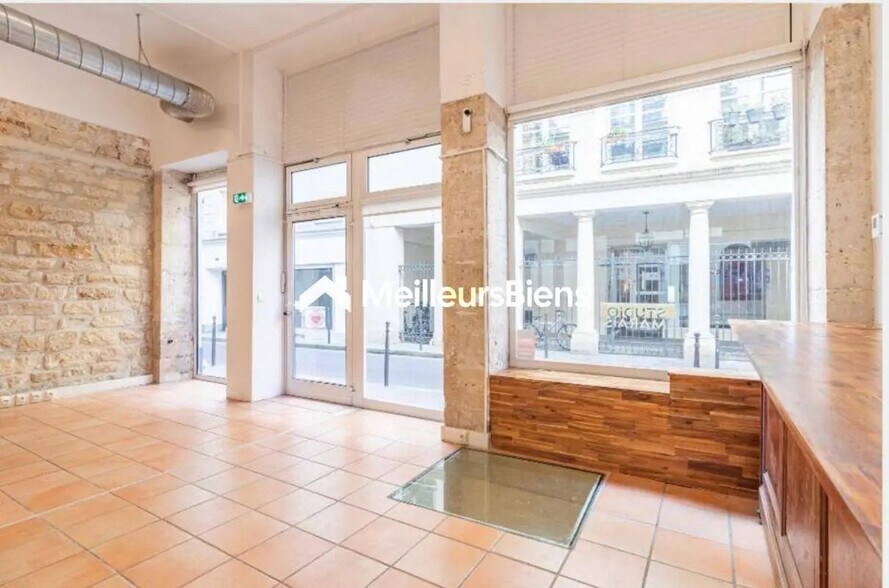 Local commercial dans Paris à vendre - Photo de l’immeuble – Image 2 sur 7