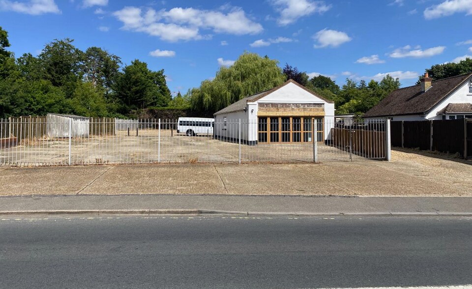 Church Rd, Windlesham à vendre - Photo principale – Image 1 sur 3